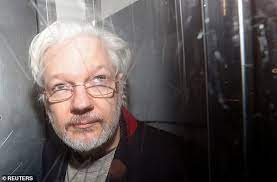 Michell45064244's tweet photo. .@FLOTUS 
Mrs. Biden
Your husband holds a very special key to a cell in Belmarsh Prison, London, England.
I have attached images of Julian Assange, his wife and children.  He has been in prison for over 4 years.  Is your husband going to continue with this unjust Trump legacy?? https://t.co/DE3V9nkKT1
