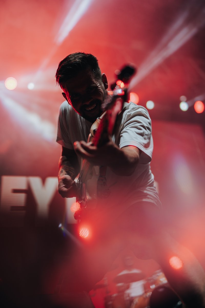 fiberfib's tweet photo. This energy is unstoppable!!! 🤘🏽🎸 @TheReytons at  #FIB2023 #Festival #Benicàssim #TheReytons https://t.co/UHD85njz9O