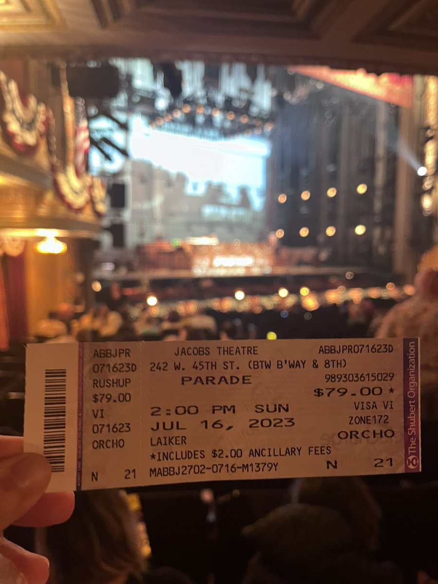 emilylaiker's tweet photo. Just a gal living her dream in the big apple🍎
2nd time in 2 weeks I’ve gone to see @paradebway and managed to meet Ben beforehand- incredible!! https://t.co/CSSxiZHMIV