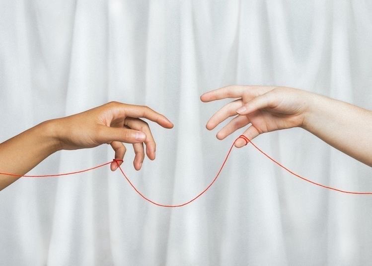 minhosstars's tweet photo. mini au  hyunin | ¿invisible? string

“un hilo rojo invisible conecta a aquellos que están destinados a encontrarse” o eso dicen.. 

¿qué pasaria si un dia jeong!n despierta y nota un hilo rojo atado a su dedo meñique? solo tendría que encontrar la persona unida a su corazón. https://t.co/ot1hFqYM9O