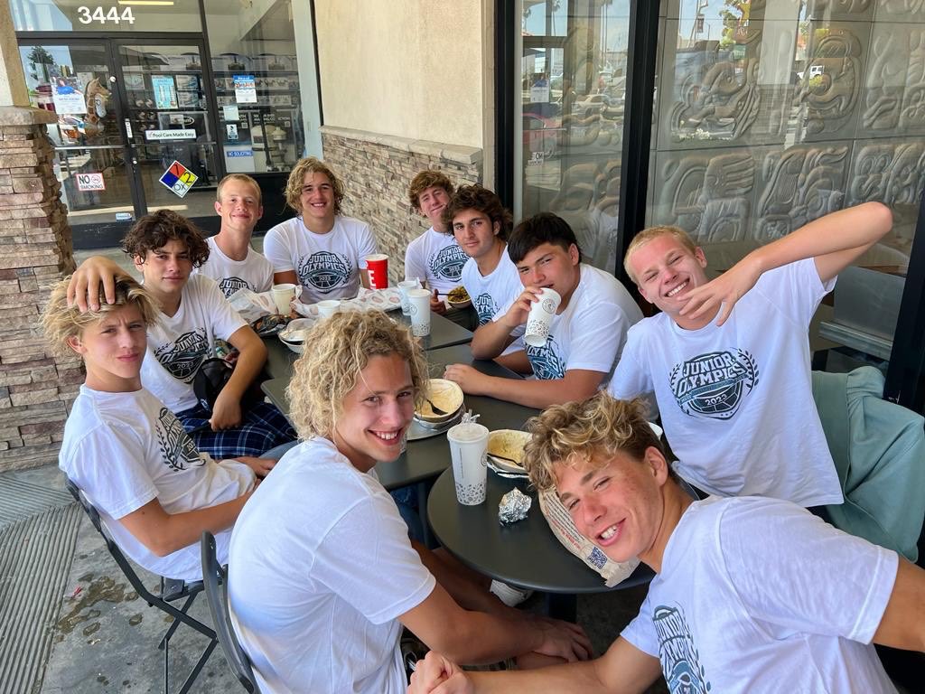 southcoastaqua's tweet photo. 16U Boys White on day two of JUNIOR OLYMPICS!
#youthsports #teamwork #workethic #teammatesforlife #ourcoachesrock #uswp #usawaterpolo #juniorolympics #loyalty #clubloyalty https://t.co/Qy5xoNBzlf