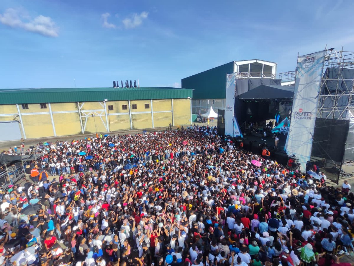 La juventud de Portuguesa también canta y baila al ritmo de los mejores cantantes que se han dado cita en "La Ruta Live del Bachiller". La alegría nos llena de energía el alma y el corazón. ¡Viva la juventud venezolana!