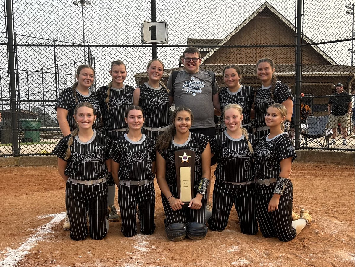 ShockerSelect's tweet photo. Big 🍊 Classic Champions! Great Job Ladies! https://t.co/hkvgY14kYa