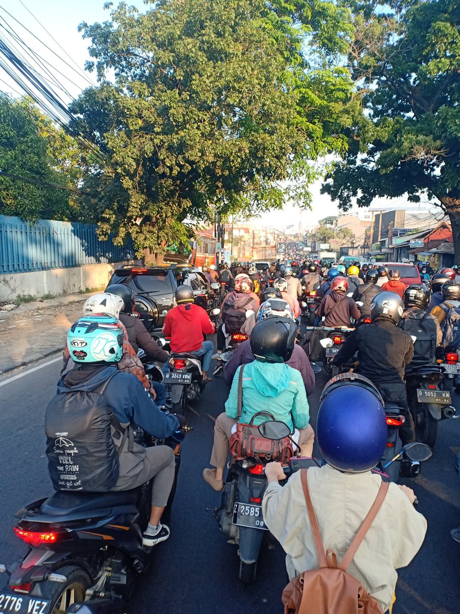 sepaydermen's tweet photo. BANDUNG TIMUR PRIDE 💪💪💪💪💪 https://t.co/3RZm6oI0u1