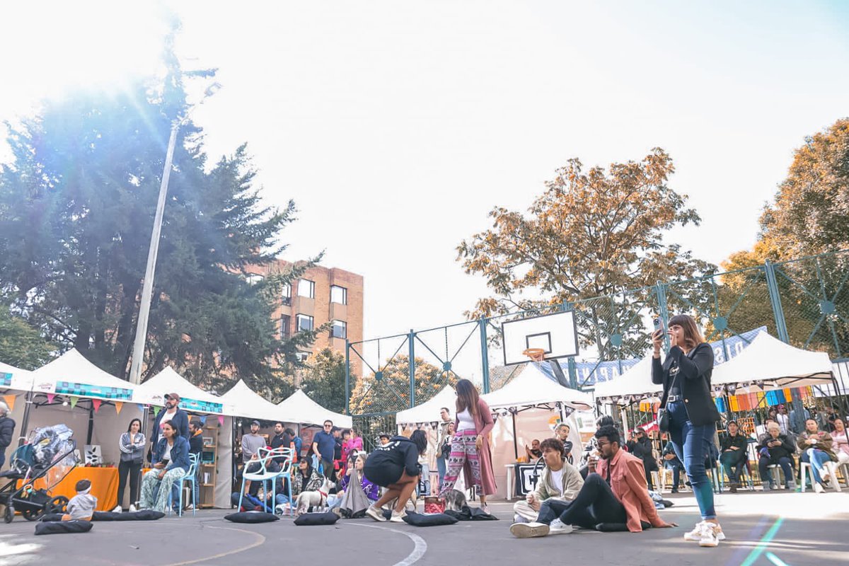 OscarRamosCal's tweet photo. 🤩 ¡Chapinero es sin duda el epicentro cultural, artístico, gastronómico y creativo de la ciudad! Durante tres días, #DistritoCH 🏙️ mostró #ElSaborDeChapi 🥳 con la maravillosa oferta que tenemos en la localidad para todos los gustos. ¡Así vivimos el cierre de este gran evento!📸 https://t.co/XpeaniIx7a