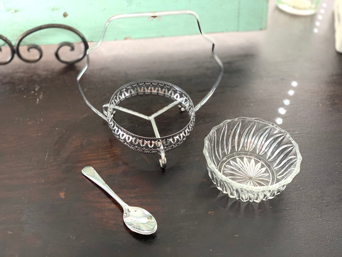 VSeagrape's tweet image. Serving Dish, Vintage Sheffield England Bilchrome Serving Dish with Spoon, Silver-plated Serving Dish w Perched Spoon, Vintage Dining, Gift 
etsy.com/listing/788076… #VintageBar #VintageServing