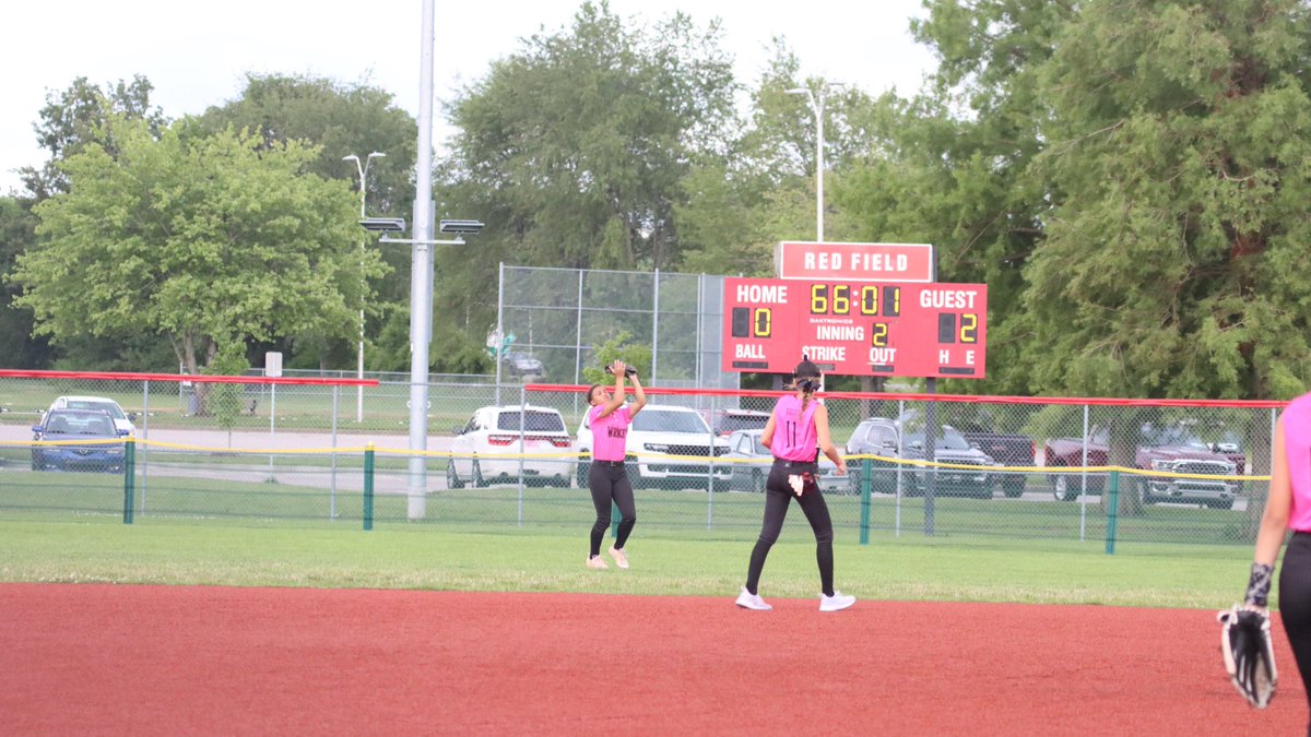 Keilyn_Burns's tweet photo. Played oh the NSA 14u Owensboro World Series this weekend! We took home second place but Iβm so proud of these girls cause we battled all day! Honestly one of my favorite tournaments!π©·π€ @PlayNSAsoftball #nsasoftball #softball #worldseries https://t.co/kpxK0c87vC