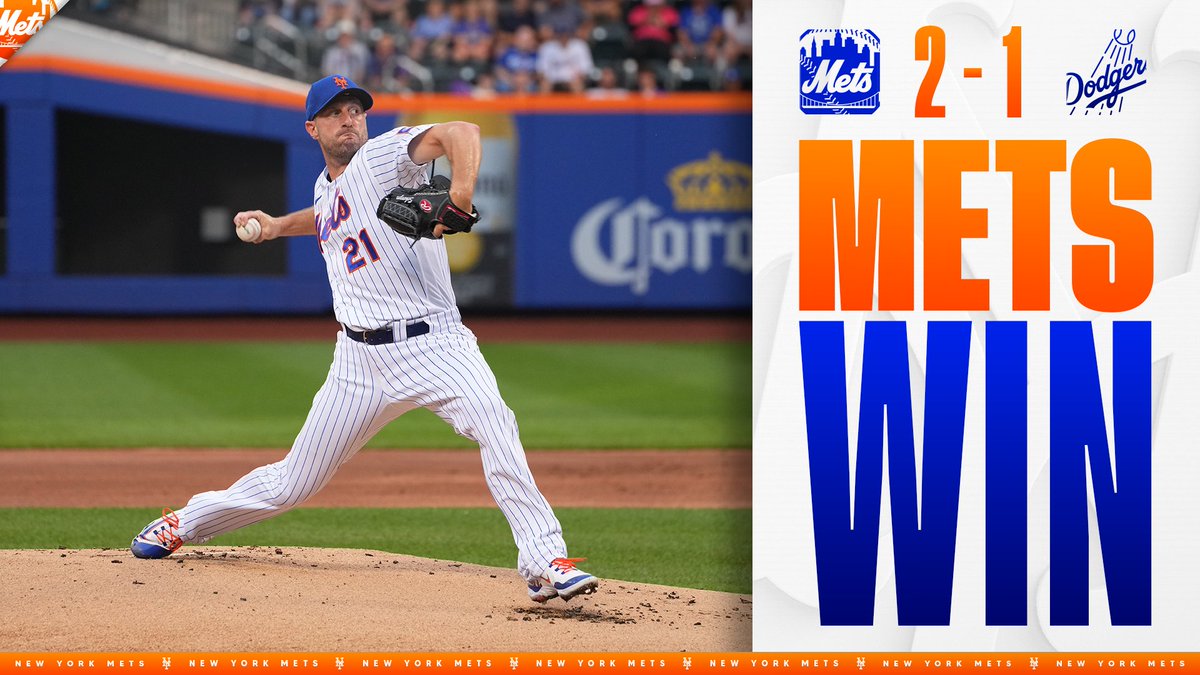 Mets's tweet photo. Walk-off W in the books! 📚 #MetsWin #LGM https://t.co/MMMErVQTT7
