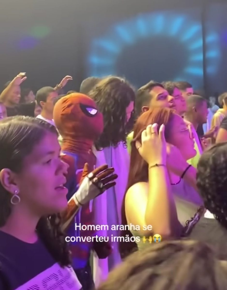brusnos's tweet photo. homem aranha: de volta pra igreja https://t.co/iQ70oafX5n