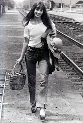 ジェーン・バーキンのジーンズと髪型は永遠の理想。R.I.P.