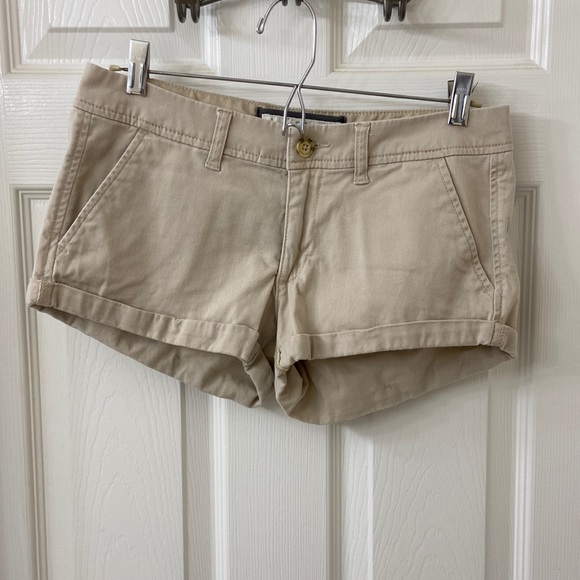 So good I had to share! Check out all the items I'm loving on <a href="/Poshmarkapp/">Poshmark</a> #poshmark #fashion #style #shopmycloset #abercrombiefitch: posh.mk/xzmTsBWGuBb