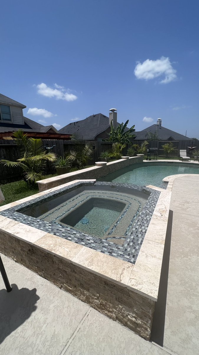 A2dPool's tweet photo. Time to make a splash 💦#hiddenlakes #leaguecity #swimminpool https://t.co/v4e1liEq2M
