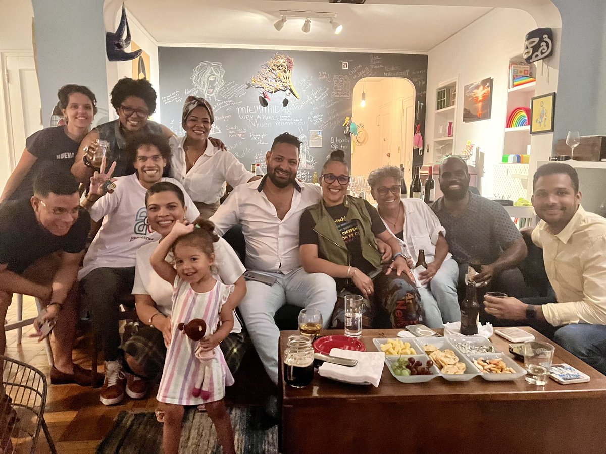 aabogaert's tweet image. Empezando un politicoro de @O_Democraticaen en NY/NJ con @meriyenparra @BeltreCarolina @behique_3 @Marlon_Guzman_ @MunizAmelia @Ektortroyan @lavivian13 @NunezPrisc @radhamfeliz y Gala. 
#delalbumdegalaanaïs