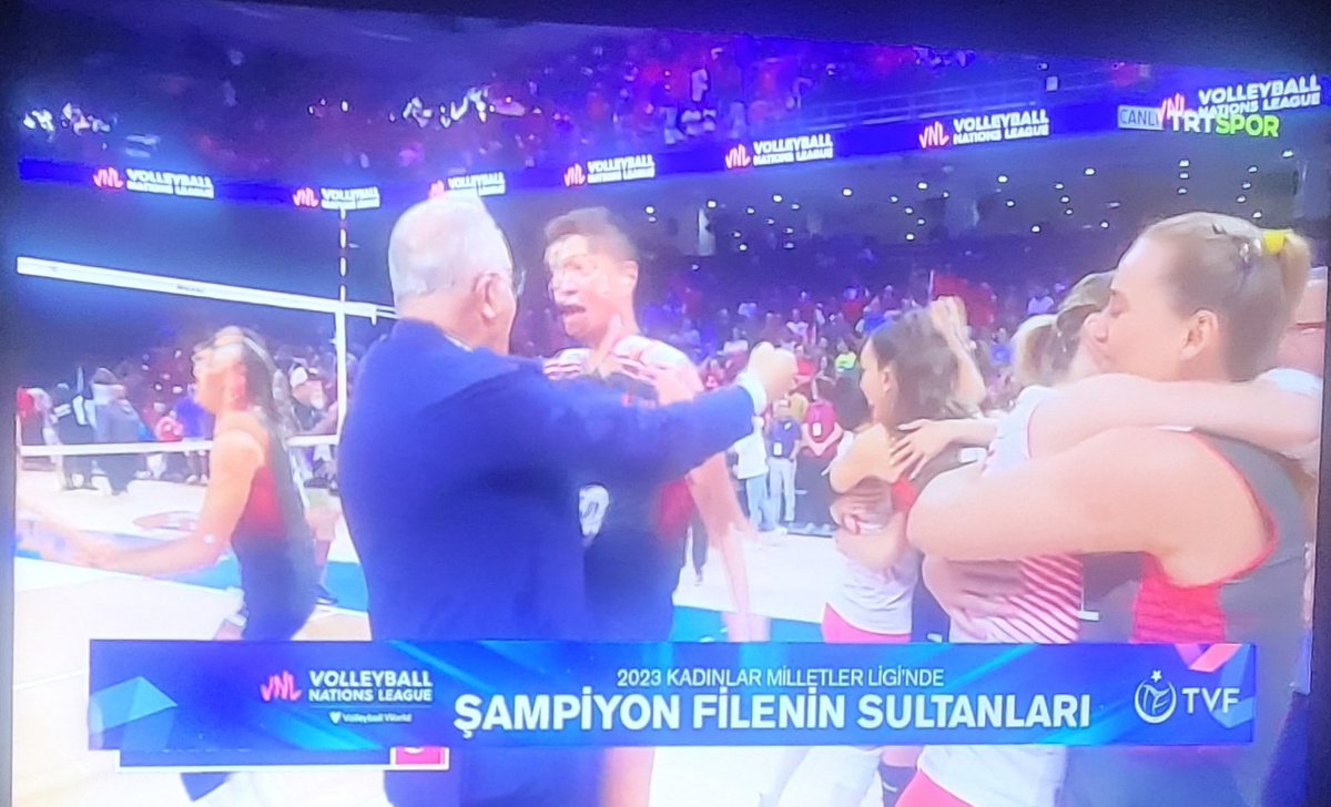 "Ey kahraman Yürk kadını! Sen yerde sürüklenmeye değil, omuzlar üzerinde göklere yükselmeye layıksın." 
(Mustafa Kemal Atatürk)
Helal olsun size kızlar..❤️🙏

#FileninSultanları #tibfed