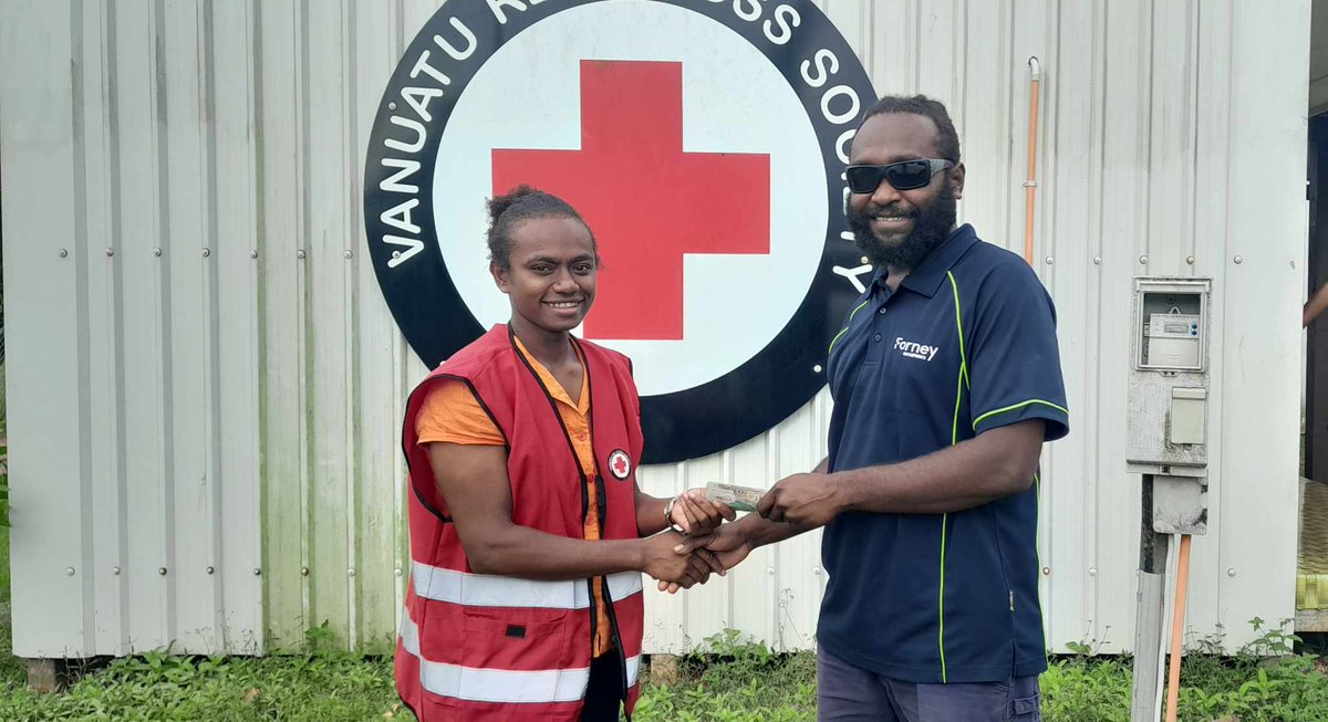 vanuaturedcross's tweet photo. Vanuatu Red Cross Sanma Branch would like to acknowledge Mr Matthew Grose, Club De Sanma Ltd; Vanuatu Agricultural Supplies&Forney Kava for their for their generous cash contribution to our youth volunteers. #VRCS #Donations #localbusiness #Santo #Sanma #sponsorship https://t.co/tIVR4lEivf