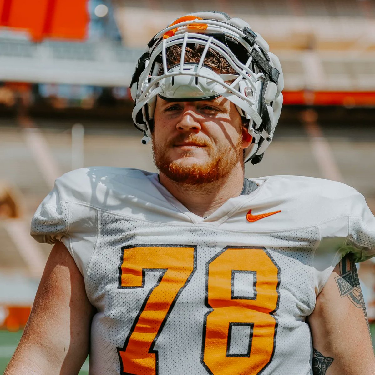 NILtees's tweet photo. Another Knoxville native and Vols OL  @ollie_lane78 has signed with #NILtees 🍊🙌 Keep an eye out for his first #NIL merch coming soon!!!
.
#TN #VFL #GBO #vols #football #sec #gameday https://t.co/8Yn7pS2TVC