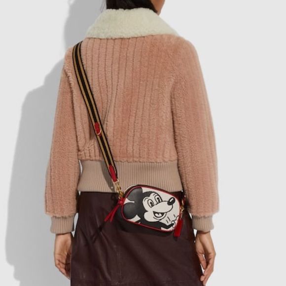 CvclDarst's tweet photo. So good I had to share! Check out all the items I'm loving on @Poshmarkapp from @iheartresale #poshmark #fashion #style #shopmycloset #coach #lululemonathletica: https://t.co/LaRfQzDKgX https://t.co/1Bwpc2u3Gj