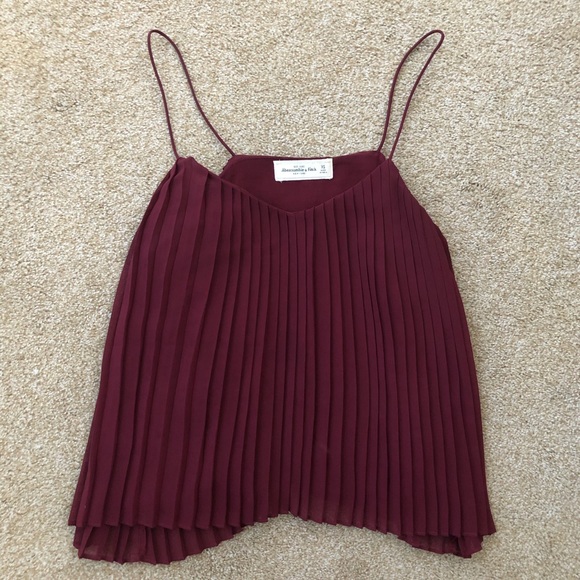 MerryMegan's tweet photo. So good I had to share! Check out all the items I'm loving on @Poshmarkapp #poshmark #fashion #style #shopmycloset #abercrombiefitch: https://t.co/e2pYKfBo7I https://t.co/P6wMiWendk