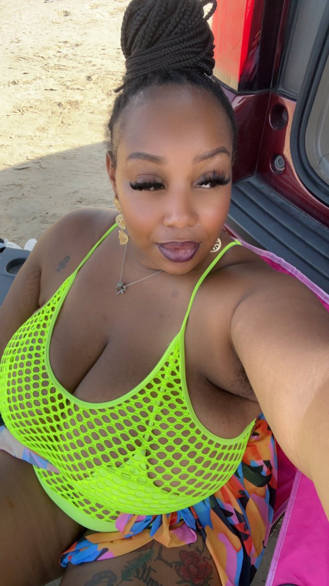 PerpetualSsence's tweet photo. Every day’s a beach 🏝️ https://t.co/3kdW70zxfn