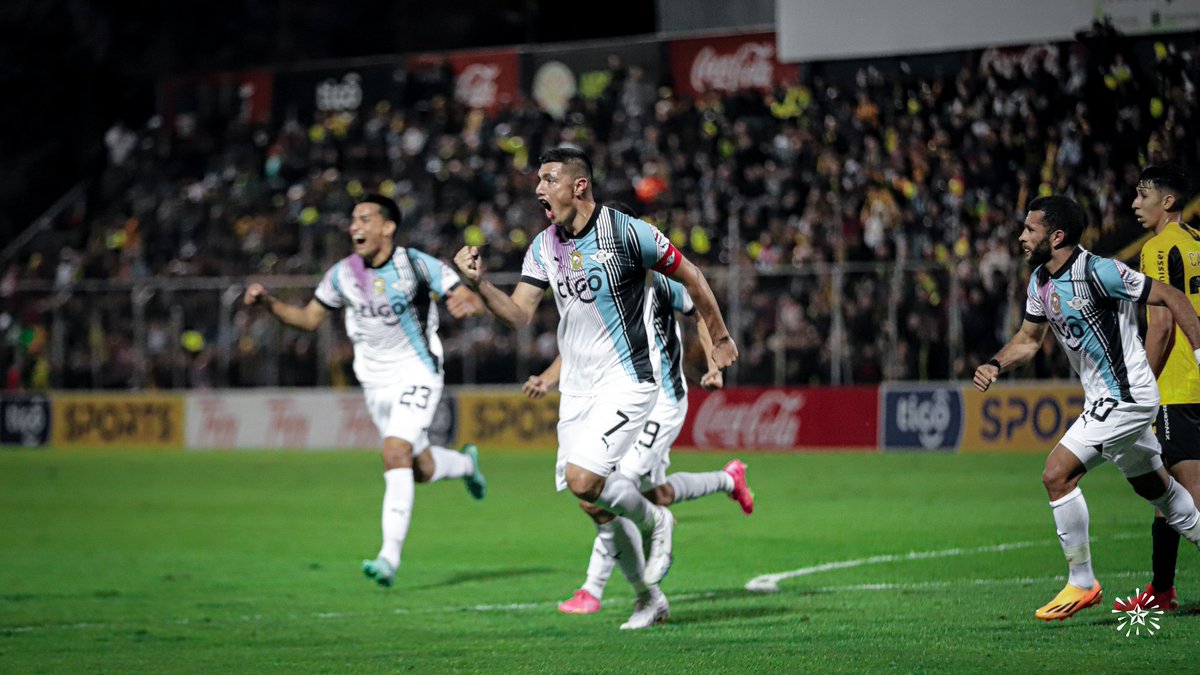 IngeGuma's tweet photo. CASTIGO PATERNAL
Paliza total del #Guma de visitante para dar un golpe de autoridad y mantener la paternidad sobre el Aborigen. Doblete del goleador Tacuara Cardozo y un zurdazo de Enso en un resultado que se quedó corto y donde el rival no existió. #VamosGuma https://t.co/8y6pV5YNbD