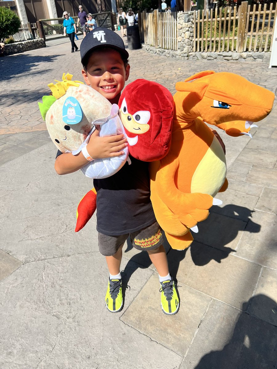 BrendanSchaub's tweet photo. First team all @knotts_28
I’m the Steph Curry of carnival games.
#dadforthewin https://t.co/kzpQ4PD4J3