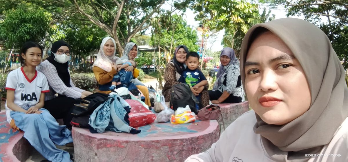 senok_sk's tweet photo. keluarga besar yang beneran besar semua 🤣🤣 https://t.co/gJ3ODHrFDh