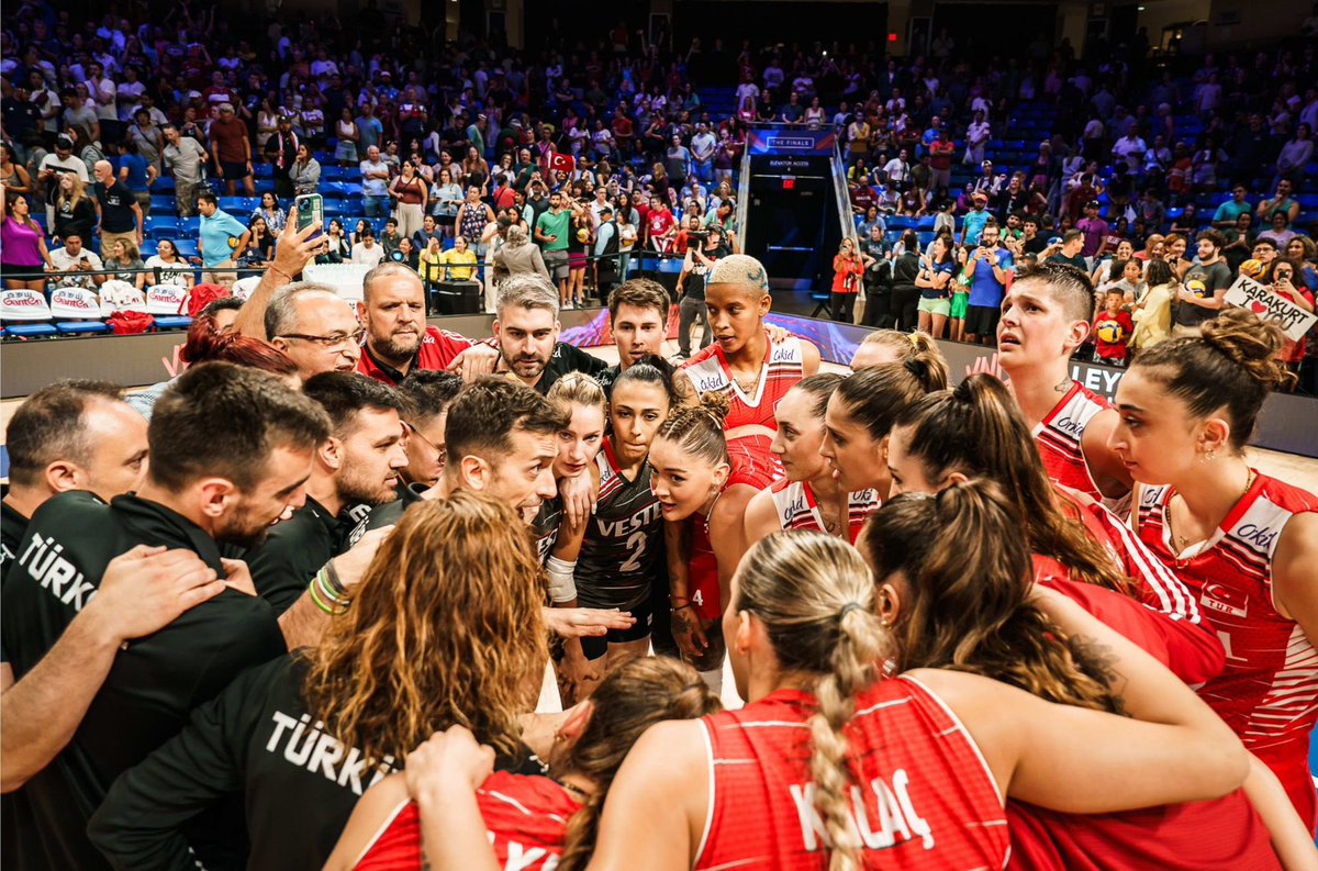 Veeee Milletler Ligi Şampiyonuyuz🏆🇹🇷 Helal olsun size be kızlar ♥️