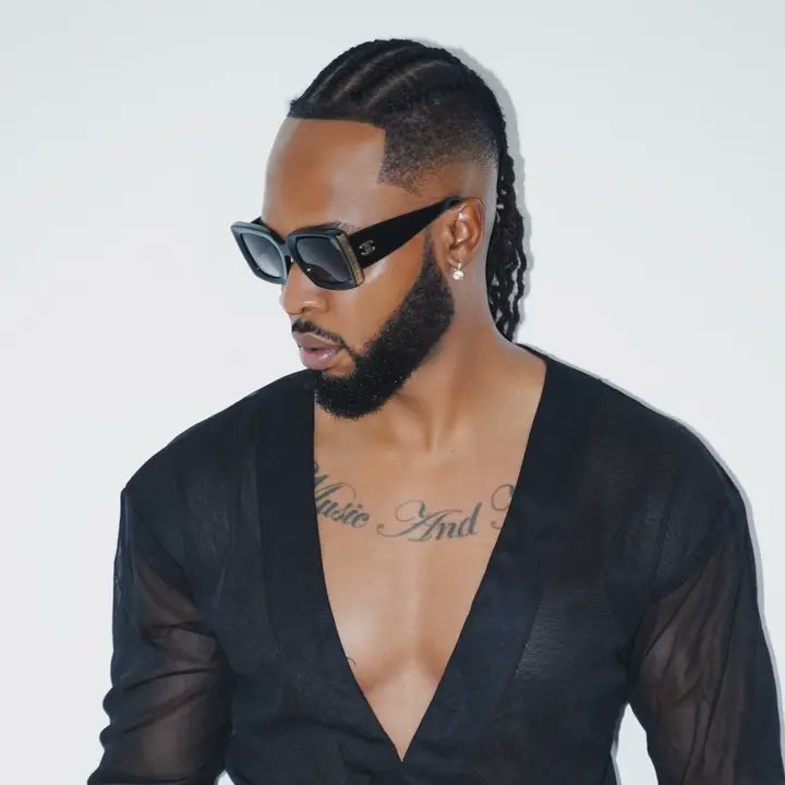 FlavourNab55677's tweet photo. @SharonDSpencer1 Let just chat is Mr flavour of Africa https://t.co/TwkfyTUk4a