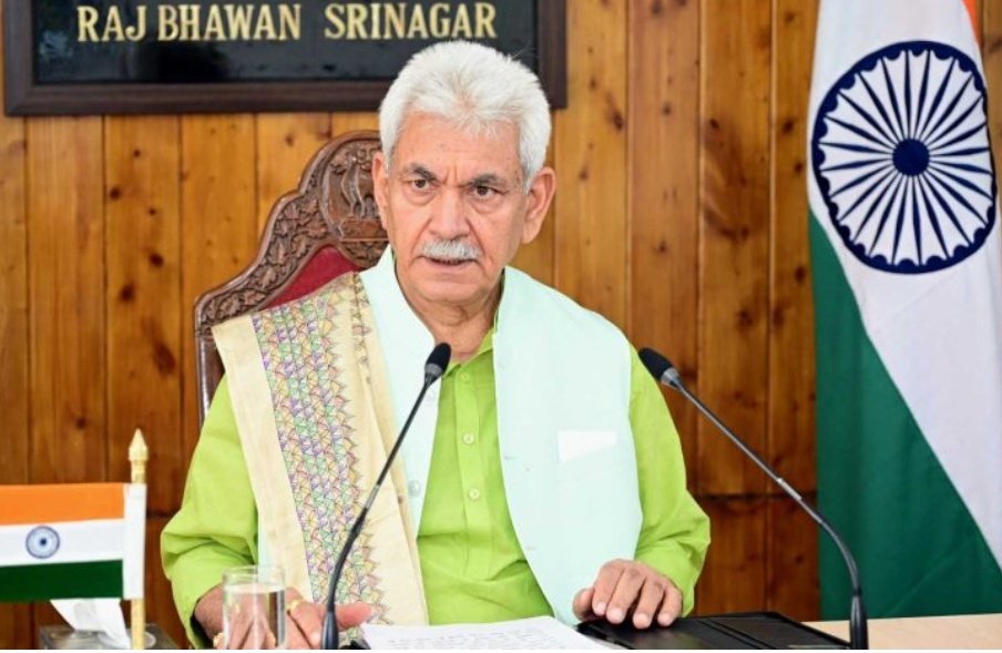 #AwaamKiAwaaz 
Lt Governor <a href="/manojsinha_/">Manoj Sinha</a> expresses gratitude to all those who are selflessly working with determination and commitment to make the spiritual pilgrimage of Shri Amarnath Ji a pleasant one for the pilgrims.
<a href="/OfficeOfLGJandK/">Office of LG J&K</a>