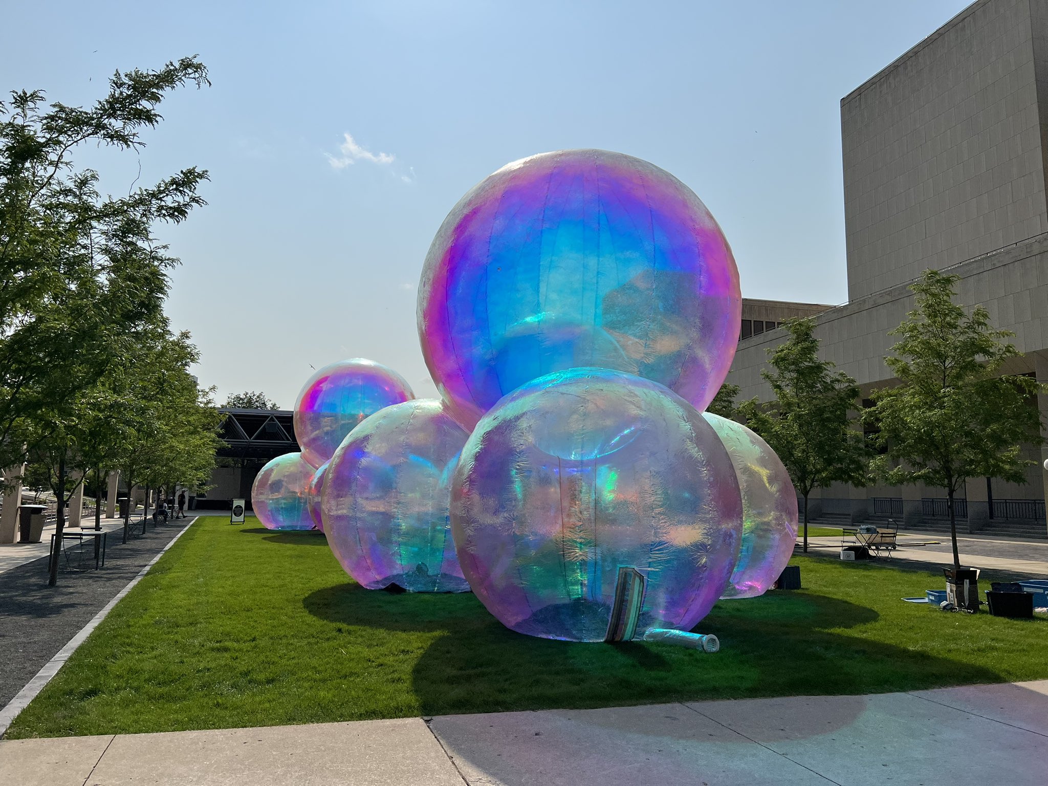 Big bubbles in downtown Milwaukee: How, when and where to see them