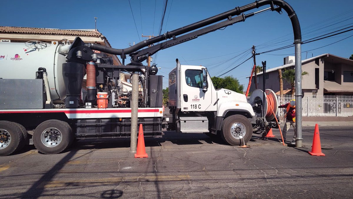 BCInformativa's tweet photo. MEXICALI.- La Comisión Estatal de Servicios Públicos de Mexicali (CESPM) ha llevado a cabo diversas acciones en diferentes colonias de la ciudad para mantener el buen funcionamiento de los servicios de agua y saneamiento. #BajaCaliforniaInformativa

https://t.co/xMGx2hVjri https://t.co/vl8V6SZ66v