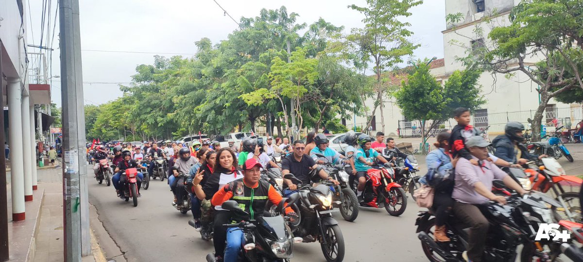 AdelanteSiempr_'s tweet photo. #Nicaragua 🇳🇮 | Motorizados de la ciudad de #Masaya en celebración del 44/19 del triunfo de la Revolución Popular Sandinista celebraron con una alegre caravana por todas las calles de la ciudad de las flores terminando en el tiangue de Monimbo.🇳🇮✊🏻🔴⚫🏍️🛻🚙 https://t.co/s4VIUs61AH