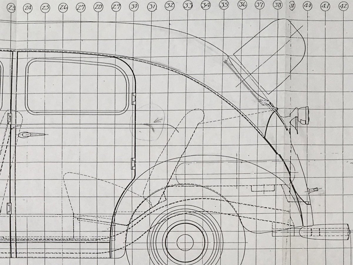 hideG195907's tweet image. 1/43でスクラッチした #トヨタAE型「新日本号」
トランク形状の異なる図面が残されていたので、いつものようにパテを盛っては削りの繰り返しは少なく、その分楽をしたが自分的には寸法を割り出したり謎解きをしながらの造形は効率が悪いが楽しめて好き。
#scratchbuild #modelcar