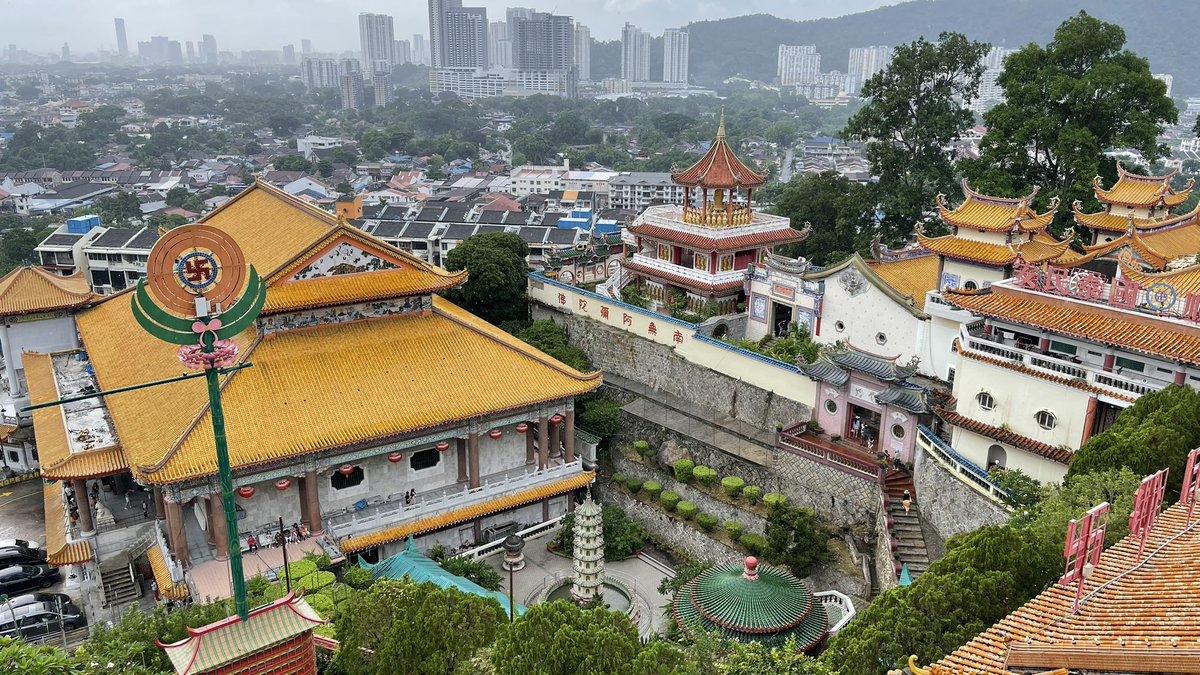 whereangiewand1's tweet image. This it That? Are you a beach person or do you love the buzz of a city? #malaysia