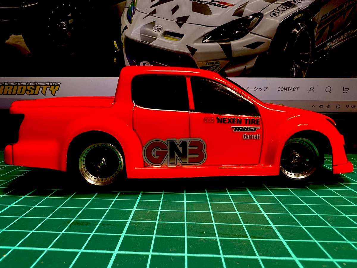 kaie2023's tweet photo. こんな感じに仕上がりました
ストリートロッド風でシャーシはDA3S
#蚊車 #ドリフト #ラジコン #ラジドリ #DriftArt #ZeroRc #MosquitoCar #MicroDrift #curiousity @curiosity_RC https://t.co/KlPqDLVNvd