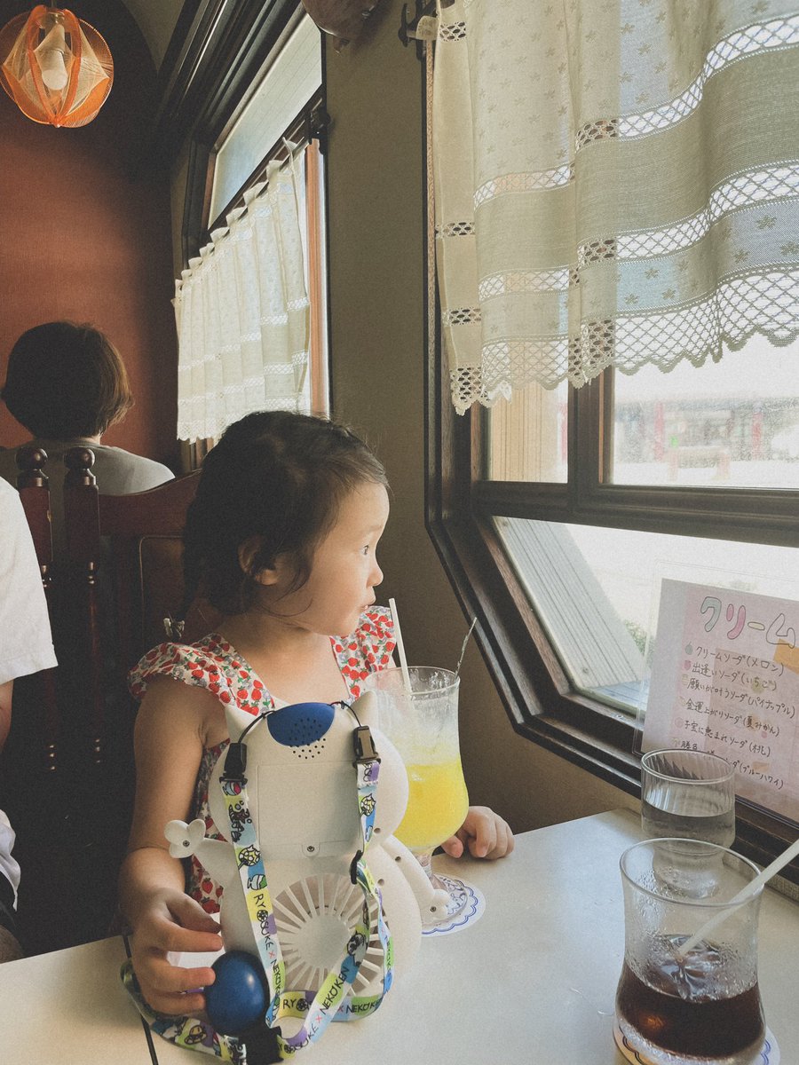 猫好きな娘もはや猫になりたい娘？が手に入れたかわいい猫扇風機。
とってもとってもお気に入り👧🏻
#すずまる　
#フォトコン
<a href="/omochi_nam01/">なみそ📕KEN/書籍重版！感謝📙</a>