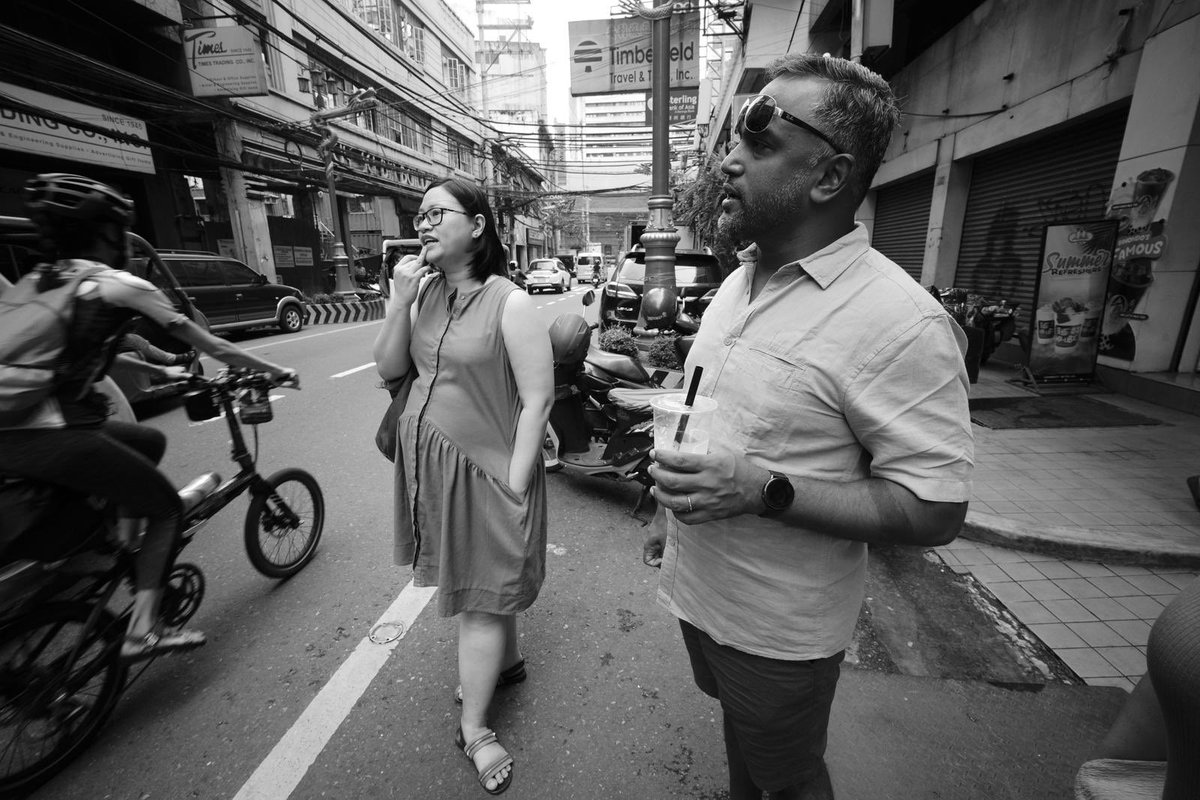 PunnyQuote's tweet photo. My first bubble tea experience! I'm having an ube latte with the excellent Nikki Yu, CMT as she took us on a walk around Chinatown in Metro Manila.
#CMTAsiaRoadShow23 #cmtassociation #cmtchapter #cmtprogram @OptionsSean @sstrazza https://t.co/ZA0wIncRVh