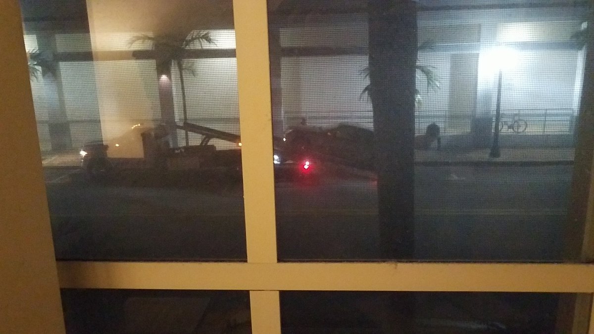 YouWreckMe's tweet image. I hate #caralarms. One has been going off for more than 12 hours outside my bedroom window. Finally, it's being #towed away. First time I've ever been happy to see a tow truck.