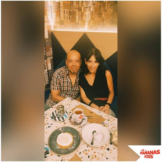 lasmananaskiss's tweet photo. Ellos son Mayte y Fernando, de Madrid. Ambos se conocieron en #LMK, se gustaron y se fueron a cenar.
Aquí les vemos ya con el postre y un ¿té rojo? Sea lo que sea, se les ve a gusto y juntitos pero nunca se sabe... ¿qué pensáis que pasó? En un rato resolvemos #LMK #DrAmor #CitasACiegas