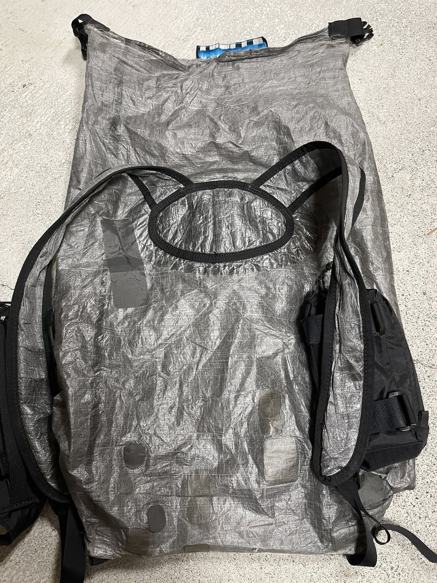 twiginza's tweet photo. OK👌しかしもはや防水ではない🙄
#HMG
#HYPERLITEMOUNTAINGEAR
#STUFFPACK
#DCF11
#DyneemaCompositeFabricks
#CubenFiber
#メンテナンスDay https://t.co/iGjpEEItPh