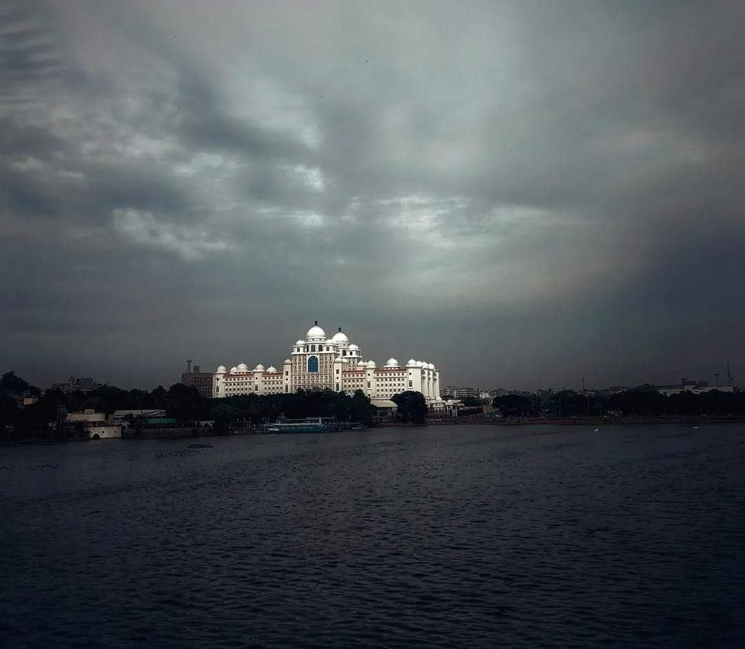 kaleyadaiahbrs's tweet image. &quot;Amidst the storm, the Telangana Secretariat stands strong, embodying resilience and determination. #TelanganaSecretariat #PowerAndPerseverance&quot;