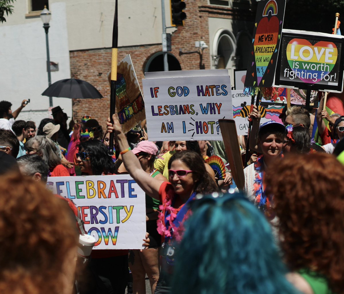 joaquinwrites's tweet photo. Okay, a few more!
#pdxpride #PortlandPride https://t.co/OAMUVpBg5t