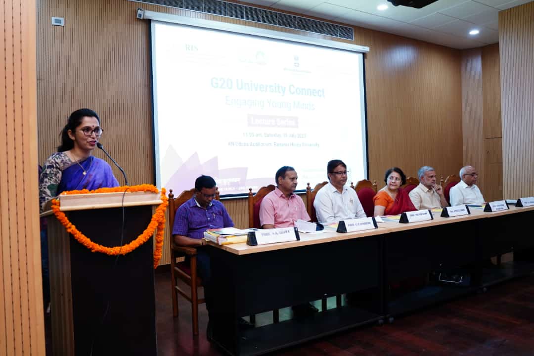 Former Secretary (East), Ministry of External Affairs, Government of India, Mrs. Preeti Saran, delivered the #G20 #UniversityConnect #SpecialLecture on ‘Engaging Young Minds’ at K.N. Udupa Auditorium. The lecture was organized as part of India’s #G20Presidency.
@g20org
#G20India