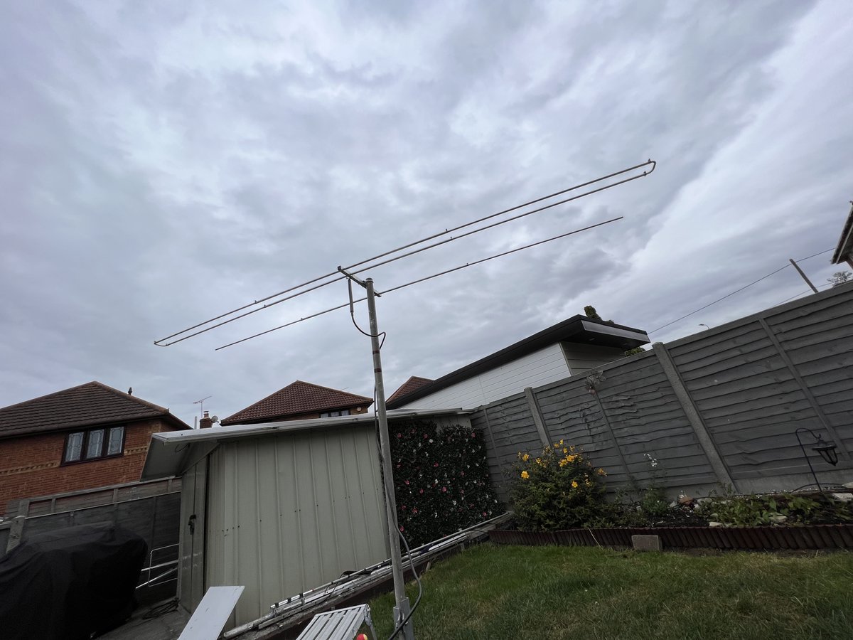 G0KSC's tweet photo. This little LFA-R (driven element and director) is just 50cms long and yet has stunning performance all be it a little narrow. Ideal for digi modes on the 8m band #40mhz #hamradio #hamr #antennas #AmateurRadio https://t.co/pNAn8SAxyx
