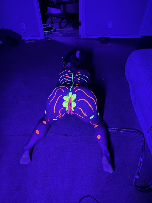 RT if you&rsquo;d lick my bootyhole https://t.co/8SeER4sMH7