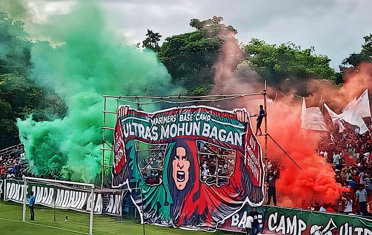 Incredible support from our incredible fans who put together one of the largest 3D tifos in Indian football 💚♥️ #MBSG #JoyMohunBagan #আমরাসবুজমেরুন