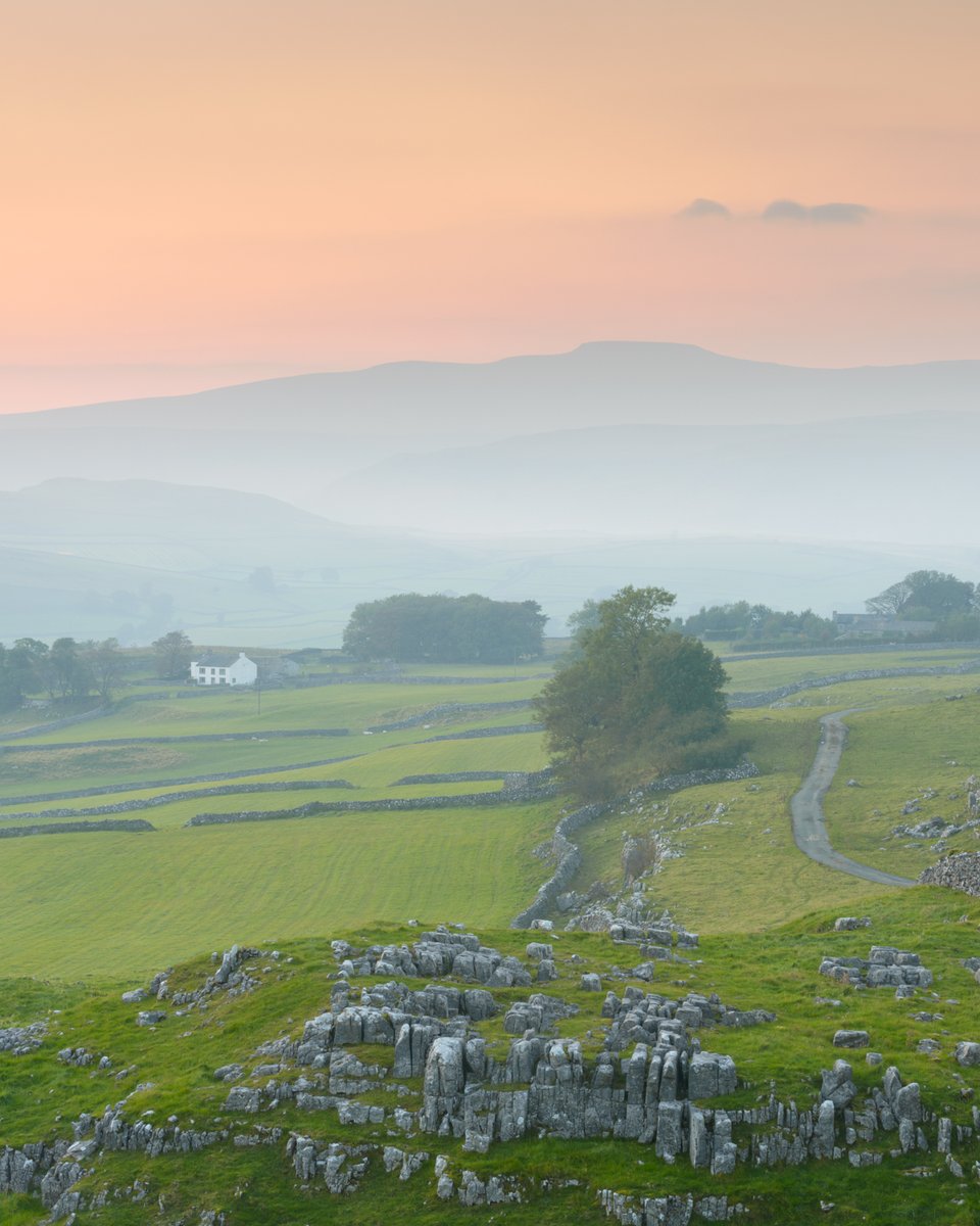 yorkshire_dales's tweet photo. Today we open the window to a misty morning, looking towards Lower #Winskill Farm in #Ribblesdale.
This working farm is farmed to encourage wildlife and protect the historic farming landscape πΈπ³
πΈ Kev Lockwood Photography
#PicOfTheDay #MondayMotivation #YorkshireDales https://t.co/96GtOsSRC6