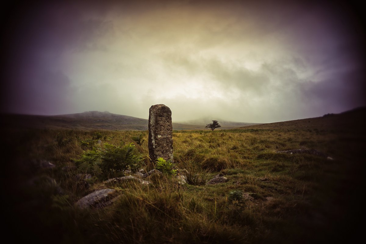 GlavindStrachan's tweet photo. #BoundaryPost near #Doetor #Brook on #Dartmoor yesterday as another downpour passed over π #DartmoorPhotography #DartmoorPhotographer https://t.co/dNN6AcQJ7f