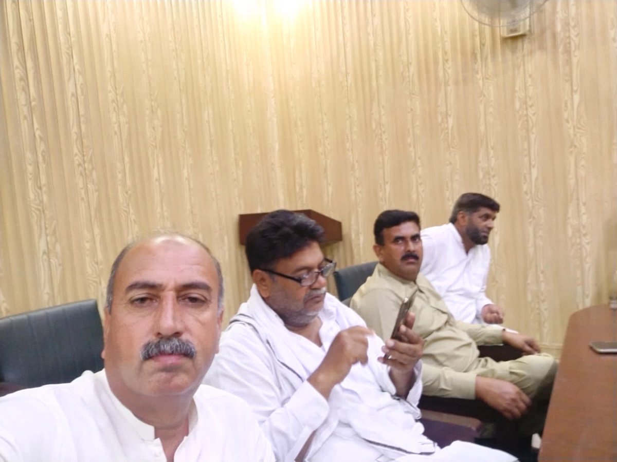 VOT_official_PU's tweet photo. Their presence is a reminder that the demands being put forward are not isolated, but representative of a larger populace. Ignoring or underestimating their role would be a disservice to the aspirations of the people. 
#نوٹیفیکیشن_جاری_کرو https://t.co/iJcIGewwWb