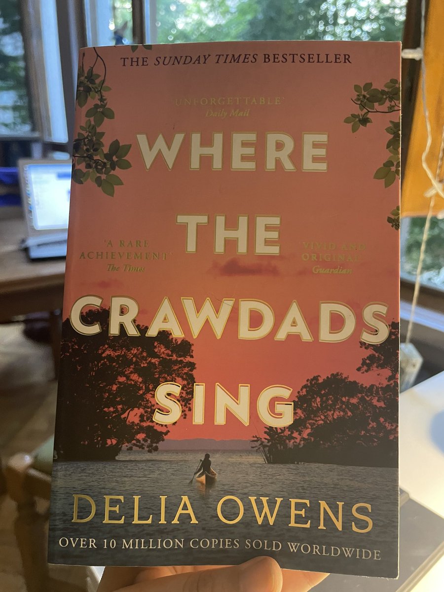 Hediye gelen, okumadığım kitaplara dadandım. #DeliaOwens Where the Crawdads Sing ile başladım. 🤍